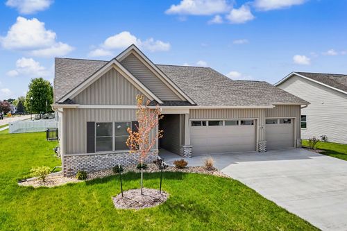 608 Kevin Rd, Blue Grass, IA, 52726-1204 | Card Image