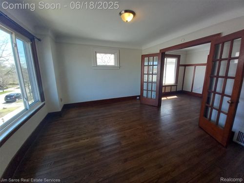 1463 Beaconsfield 2s, Grosse Pointe Park, MI, 48230 | Card Image