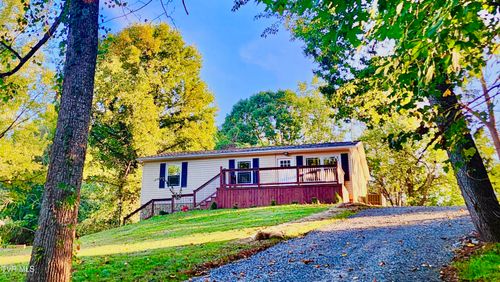 111 Woodland Cir, Jonesborough, TN, 37659-6332 | Card Image