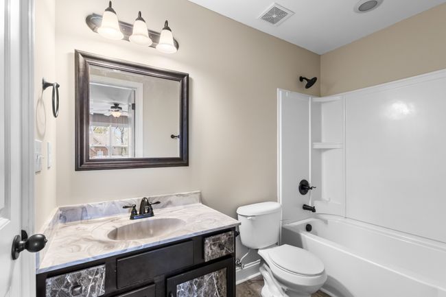 Upstairs Full Bathroom! | Image 27