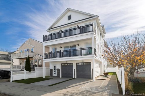 550 E Harrison St, Long Beach, NY, 11561-2443 | Card Image