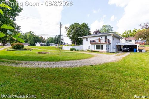 331 Lochaven Rd, Waterford, MI, 48327-3837 | Card Image
