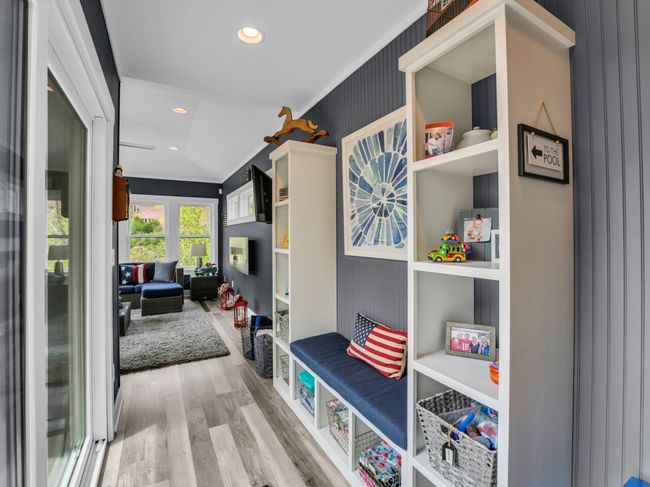 8 Lake Pointe Cir, House other with 5 bedrooms, 3 bathrooms and null parking in Wind Point WI | Image 21