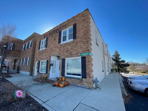 2-3S230 Warren Ave, Warrenville, IL, 60555-2928 | Card Image
