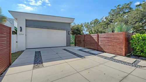 2254 Hawthorne St, SARASOTA, FL, 34239-2420 | Card Image