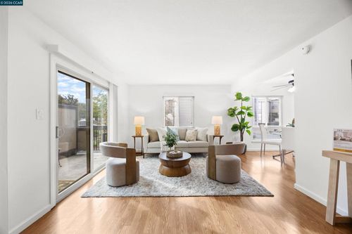 2-2037 Sierra Rd, Concord, CA, 94518-2943 | Card Image