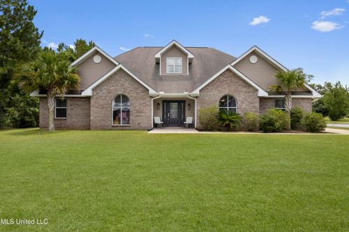 1005 Maple St, Waveland, MS, 39576-2714 | Card Image