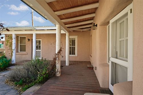 536 Old Santa Fe Trl, Santa Fe, NM, 87505-0372 | Card Image