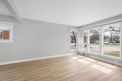 253 E 14 Mile Road, Birmingham, MI, 48009 | Card Image