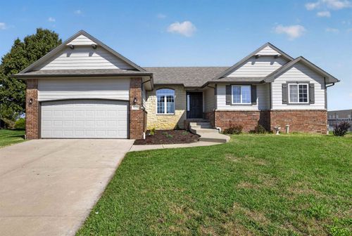 5216 N Colonial Ave, Bel Aire, KS, 67226-7618 | Card Image