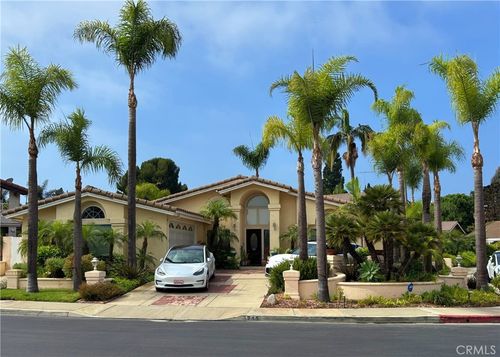 715 N Lariat Cir, Long Beach, CA, 90815-4726 | Card Image