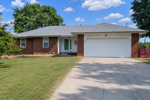 221 New Melville Rd, Willard, MO, 65781-9330 | Card Image