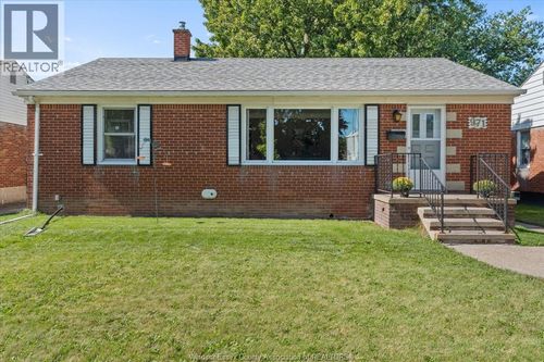 971 Isabelle Pl, Windsor, ON, N8S3B1 | Card Image