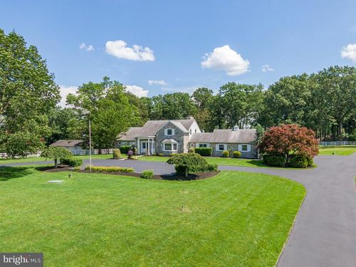 558 Brownsville Rd, Sinking Spring, PA, 19608-9729 | Card Image