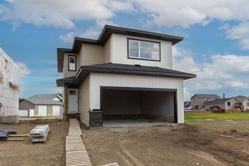 256 Augustus Way, Penhold, AB, T0M1R0 | Card Image