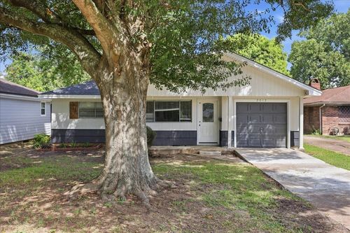 2012 Avenue G, Nederland, TX, 77627-5310 | Card Image