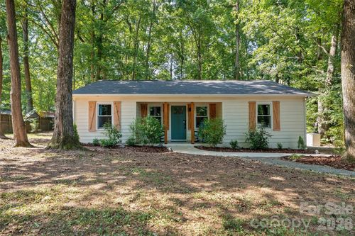 317 Jackson Pl, Matthews, NC, 28104-7817 | Card Image