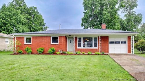 114 E Flamingo Dr, Jeffersonville, IN, 47129-1749 | Card Image