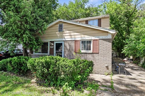 15226 Beech Daly Rd, Taylor, MI, 48180-5041 | Card Image