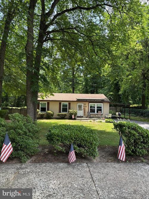 218 E Germantown Ave, MAPLE SHADE, NJ, 08052-1034 | Card Image