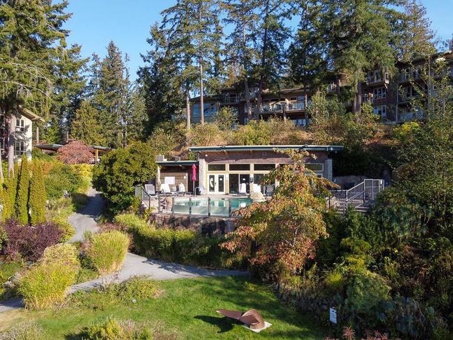 Property featuring an outdoor pool and hot tub | Image 37