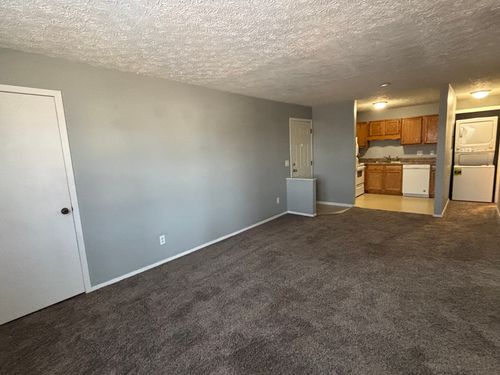 2218 Emerald Dr, Davenport, IA, 52804-5003 | Card Image