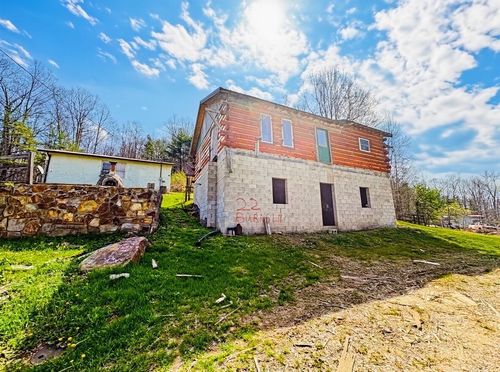 22 Burns Ln, Garrison, KY, 41141-7000 | Card Image