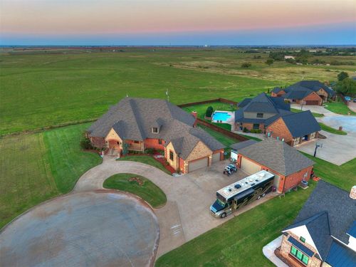 610 Lawrence Dr, Okarche, OK, 73762-9365 | Card Image