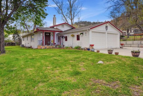 305 8th St, Sturgis, SD, 57785-1107 | Card Image