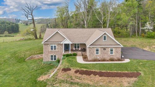 5551 Floyd Hwy N, Floyd, VA, 24091-2696 | Card Image