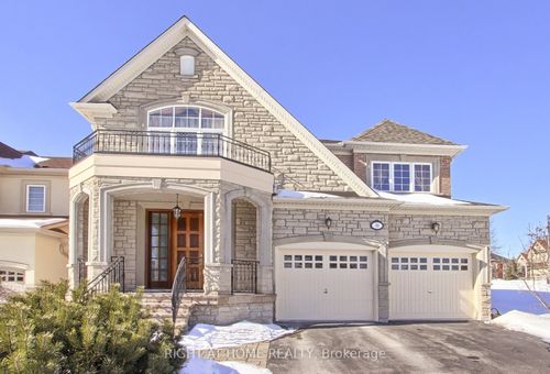 8 Sweet Anna Crt, Maple, ON, L6A4E3 | Card Image