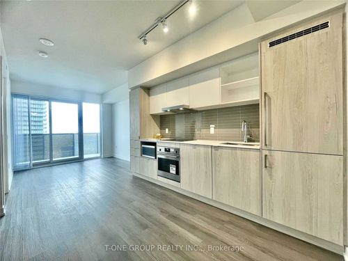 138 Downes St, Toronto, ON, M5E0E4 | Card Image