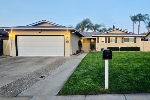 1020 Newkirk Way, Modesto, CA, 95355 | Card Image