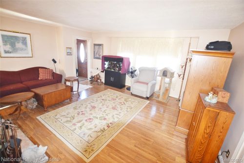 22121 Francis St, Dearborn, MI, 48124-2707 | Card Image