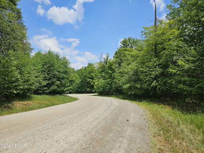 Stonegate Rd towards Sawmill | Image 17