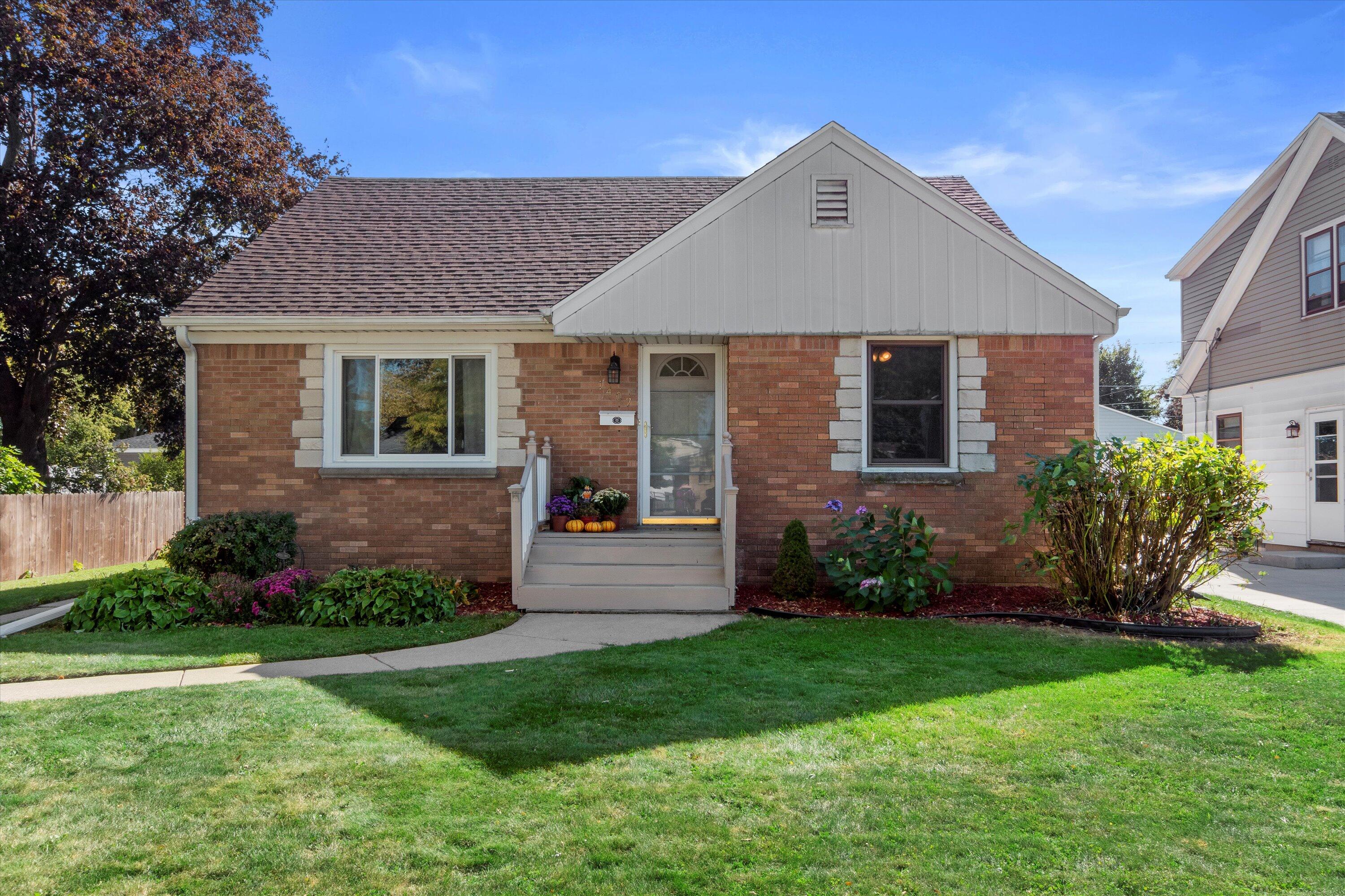 Manistique Ave, South Milwaukee, WI 53172