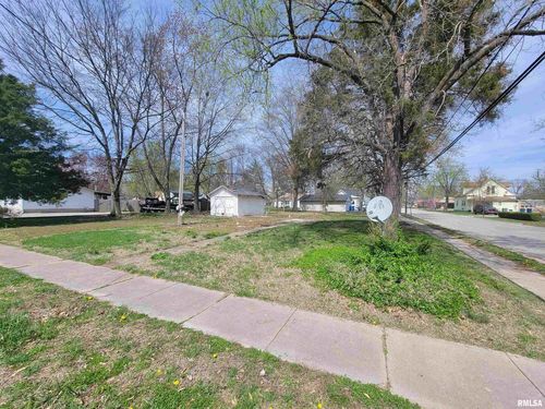 602 W 3rd St, Flora, IL, 62839-1208 | Card Image