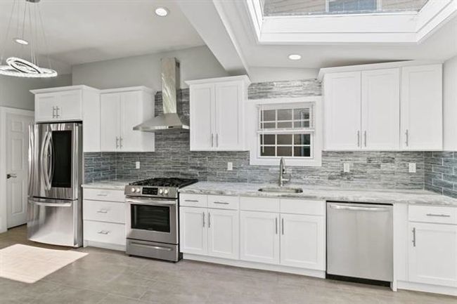 24 19 Th St, Condo with 3 bedrooms, 4 bathrooms and null parking in Weehawken NJ | Image 7