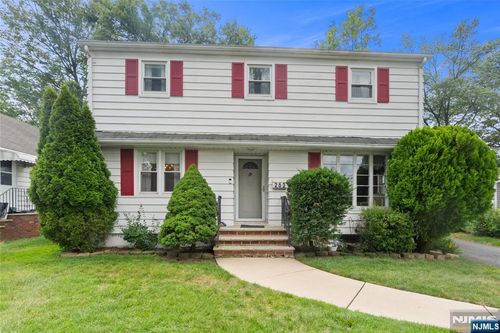 262 Linden Pl, New Milford, NJ, 07646-3002 | Card Image