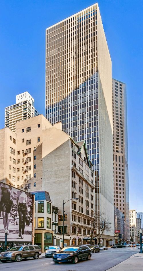 41de-100 E Walton St, Chicago, IL, 60611-1448 | Card Image