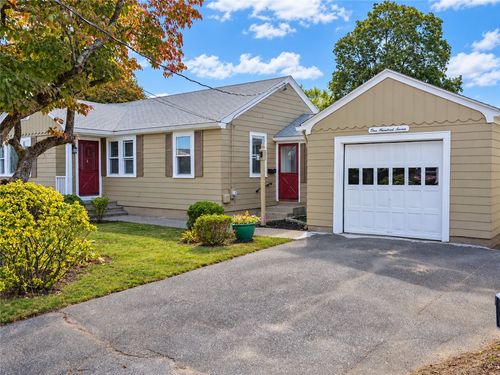 107 Fuller St, Pawtucket, RI, 02861-3016 | Card Image
