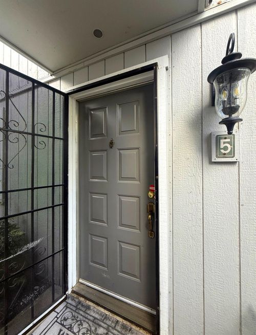 5-700 Del Verde Cir, Sacramento, CA, 95833-3020 | Card Image