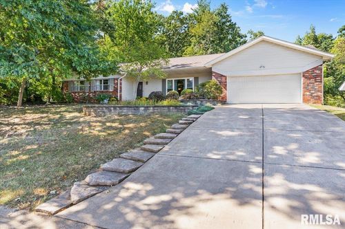 9 Blackberry Run, Springfield, IL, 62704-1511 | Card Image