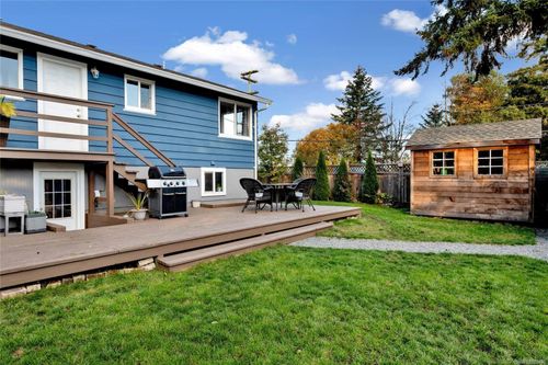 1013 Strathmore St, Nanaimo, BC, V9S2L6 | Card Image