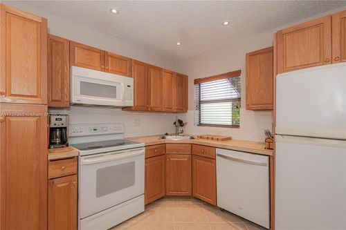 2062-2871 Carambola Cir S, Coconut Creek, FL, 33066-2578 | Card Image