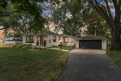 585 S John Hix St, Westland, MI, 48186-3744 | Card Image