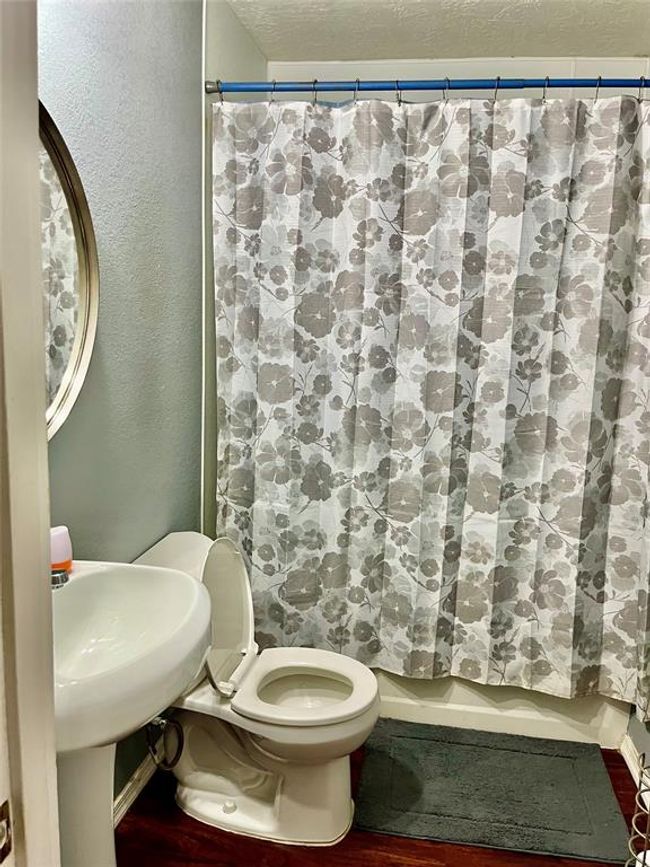 Primary Bath with shower/tub | Image 10