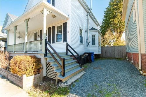 21 Congdon Ave, Newport, RI, 02840-2130 | Card Image