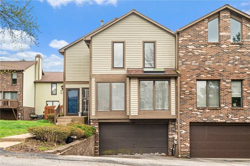 420 Spring Run Dr, Monroeville, PA, 15146-3385 | Card Image