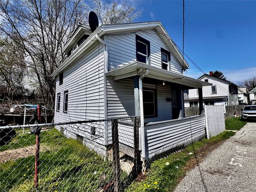 943 1/2 E 8th St, Erie, PA, 16503-1505 | Card Image